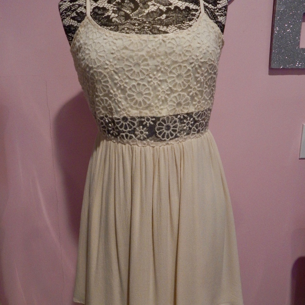 Daisy Shoppe Cream Lace Bodice Dress Size Medium